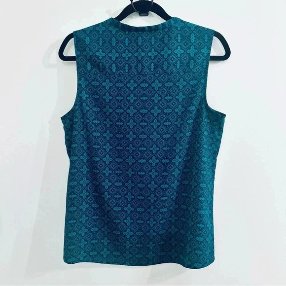 Banana Republic Sleeveless Blouse - Picture 2 of 3